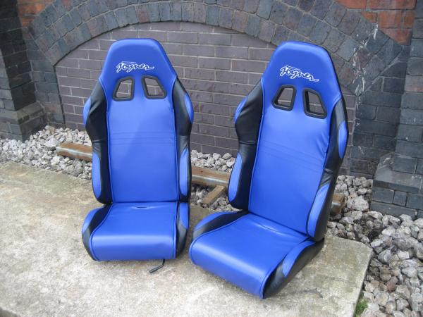 howieblueseats.jpg